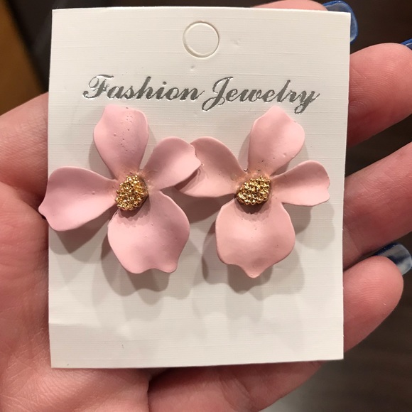 🆕 Beautiful Boho Flower Stud Earrings Pink - Picture 6 of 7